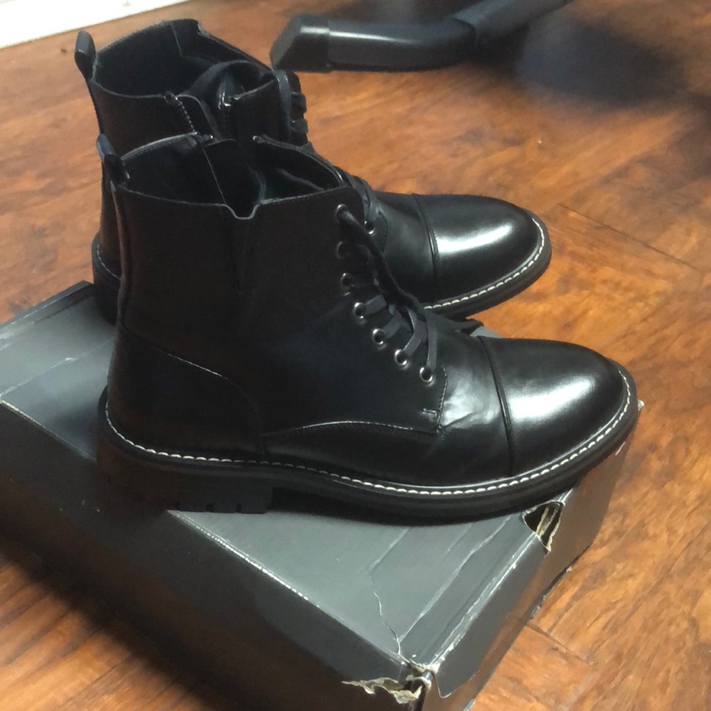 Boots - Picture 3 of 8